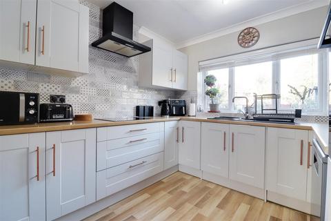 3 bedroom semi-detached house for sale, Randsfield Avenue, Brough