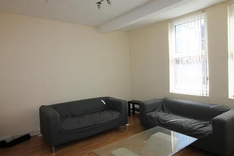 2 bedroom flat to rent, Brudenell Grove, Hyde Park, Leeds