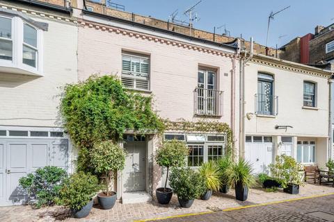 3 bedroom terraced house to rent, Petersham Mews, South Kensington, London, SW7