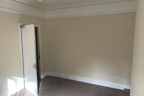 1 bedroom in a house share to rent, Holly Road, Northampton NN1