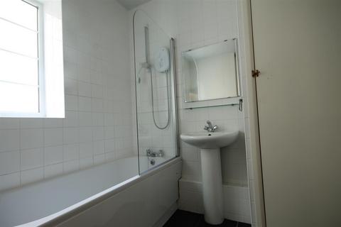 2 bedroom house to rent, Osborne Court, Jesmond