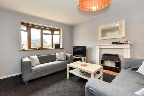 74 Eden Crescent, Leeds, LS4 2TR