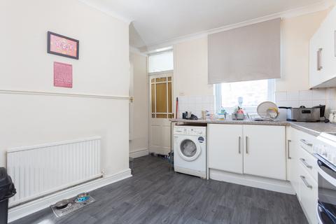 2 bedroom end of terrace house for sale, Summer Lane, Wombwell S73