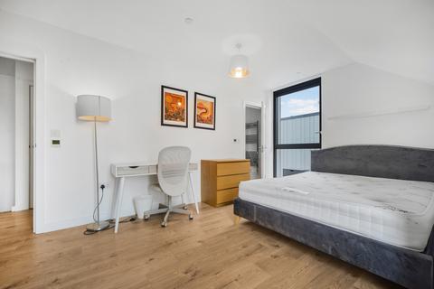 3 bedroom apartment for sale, Avenir House, Forrester Way, London, E15