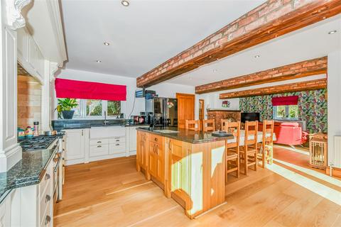 4 bedroom detached house for sale, The Stables, Station Road, Eastrington