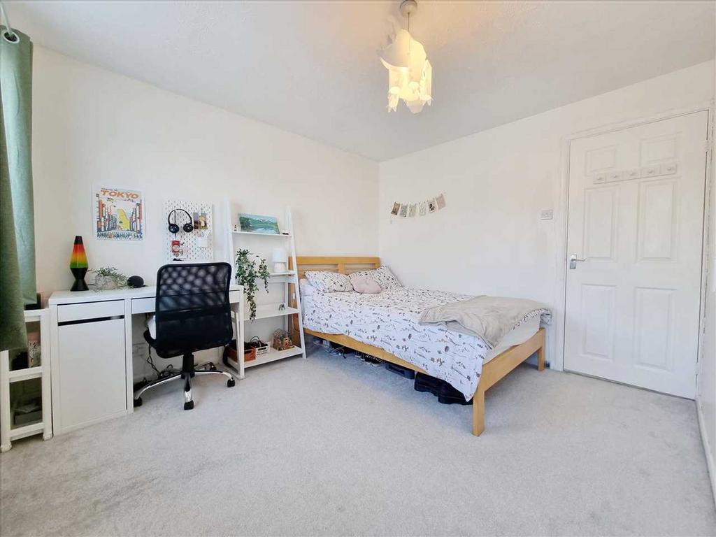 Bedroom 2:
