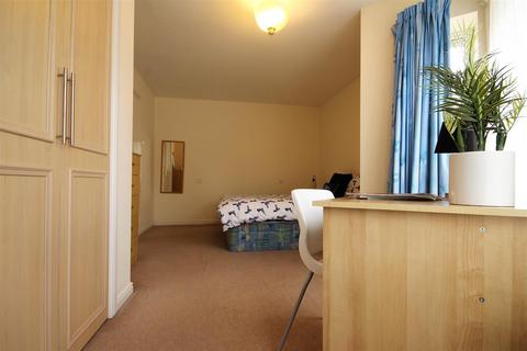 2 bedroom apartment to rent, Sovereign Court, Jesmond