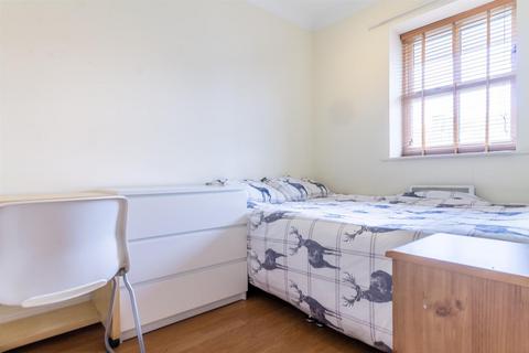 2 bedroom apartment to rent, Middleton Court, Jesmond