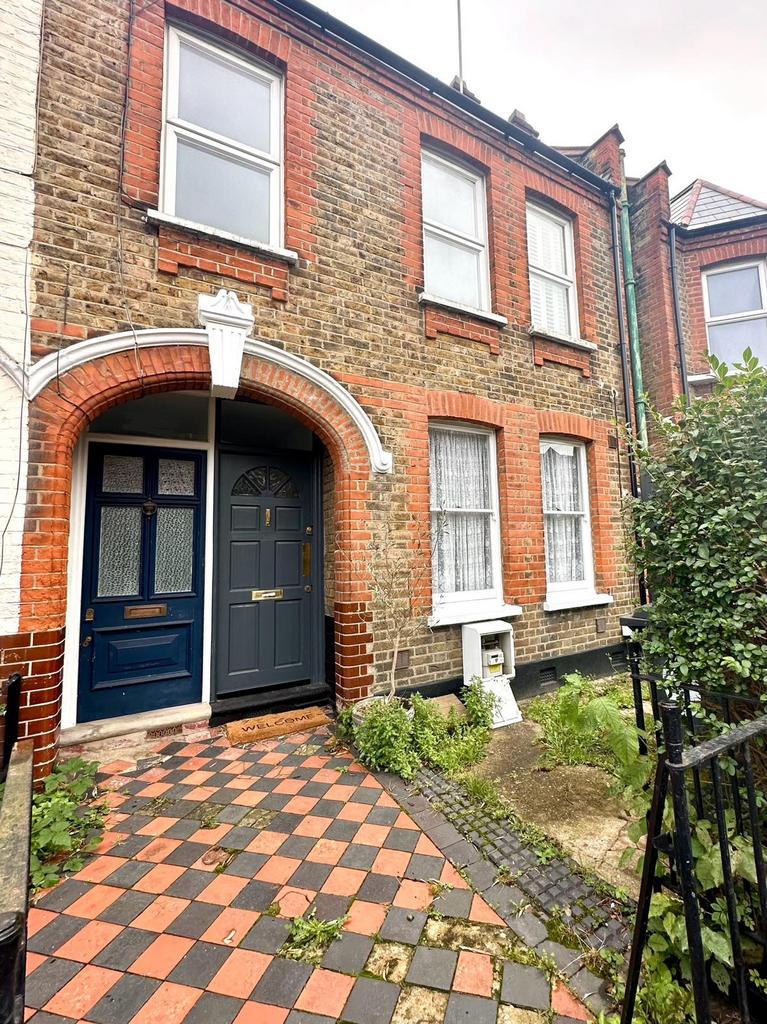 2 Bed Warner Flat Property