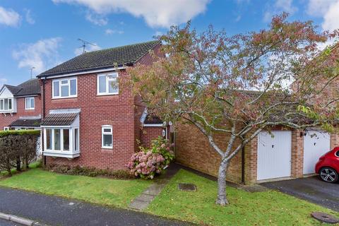 3 bedroom detached house for sale, Camelot Close, Southwater, Horsham, West Sussex