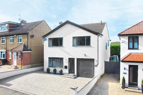 Tirconnel Barrow Lane, Cheshunt, Waltham Cross, EN7 5LN