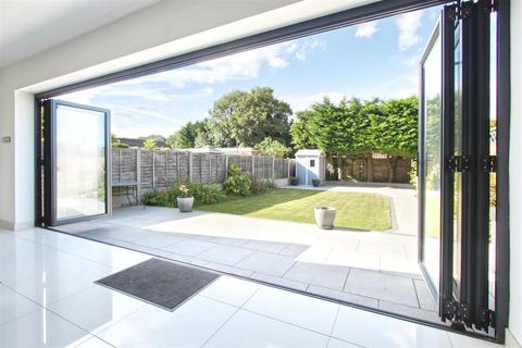Tirconnel Barrow Lane, Cheshunt, Waltham Cross, EN7 5LN