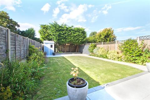 Tirconnel Barrow Lane, Cheshunt, Waltham Cross, EN7 5LN