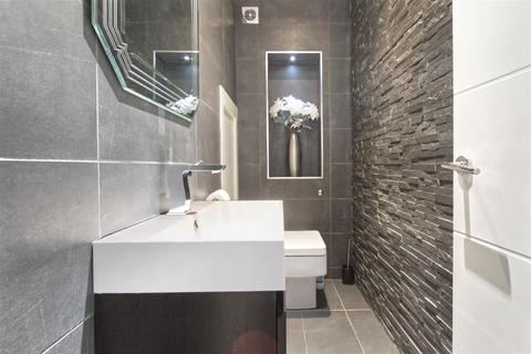 Tirconnel Barrow Lane, Cheshunt, Waltham Cross, EN7 5LN