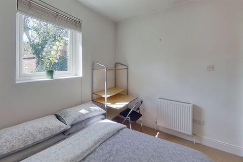 5 bedroom private hall to rent, Hudson Road, Southsea, Portsmouth