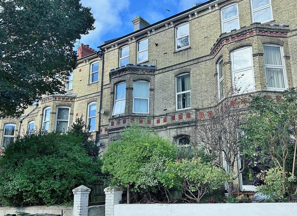 Enys Road, Eastbourne BN21 1 bed apartment - £139,950
