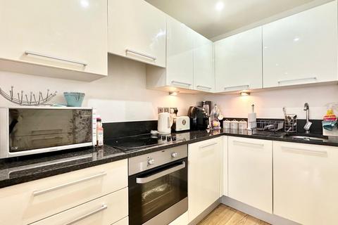 1 bedroom apartment for sale,  Lexington Apartments, Railway Terrace, Slough SL2