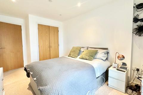 1 bedroom apartment for sale,  Lexington Apartments, Railway Terrace, Slough SL2