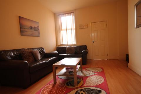 2 bedroom apartment to rent, Helmsley Road, Sandyford