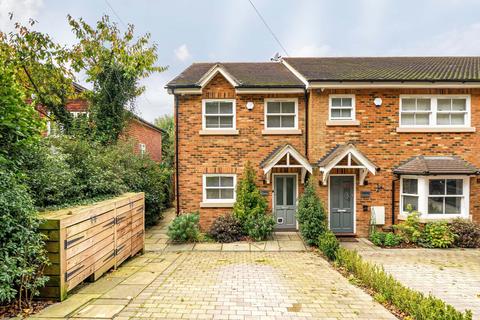 2 bedroom end of terrace house for sale, Vale Road, Weybridge, KT13