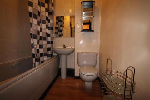 2 bedroom flat to rent, Sloane Court, Jesmond