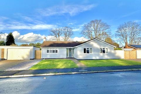 4 bedroom bungalow for sale, Peveril Close, Ashley Heath, BH24 2ND