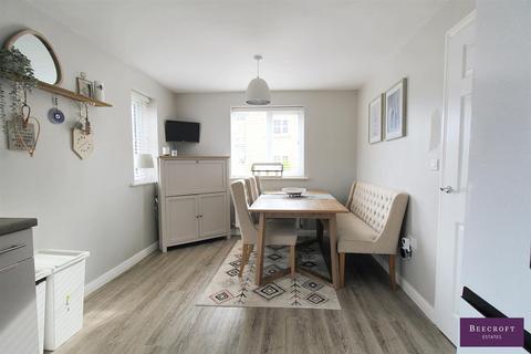 14 Mitchells Avenue, Wombwell, Barnsley, S73 8GB