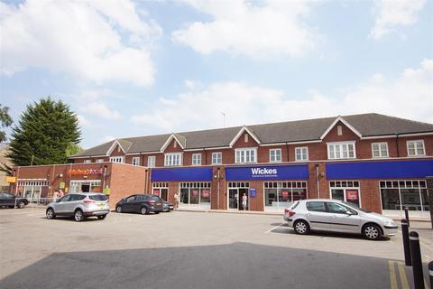 Flat 2, 22 Coten End, Warwick, CV34 4NS