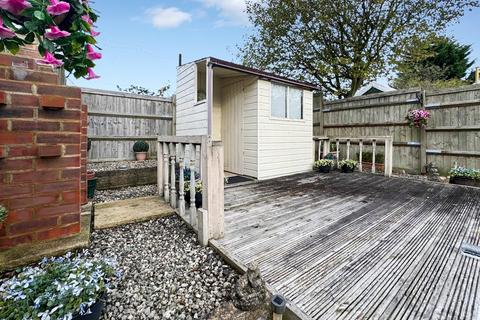 37 Highmead, London, SE18 2DH