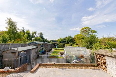 Southwold Shooters Hill, Eythorne, Dover, CT15 4AX