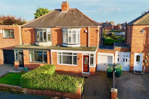 2 bedroom semi-detached house to rent, Larne Crescent, Gateshead