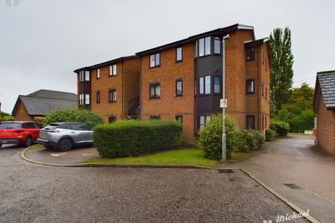 2 bedroom flat for sale, Poets Chase, Aylesbury, Buckinghamshire