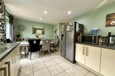 4 bedroom townhouse to rent, Messner Street,  Basingstoke,  RG24