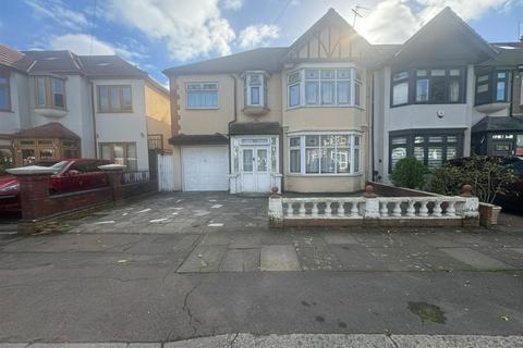 5 bedroom semi-detached house for sale, Royston Gardens, Ilford