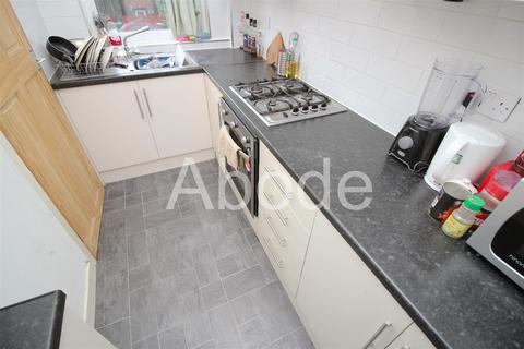 3 bedroom house to rent, Brudenell Street, Hyde Park, West Yorkshire