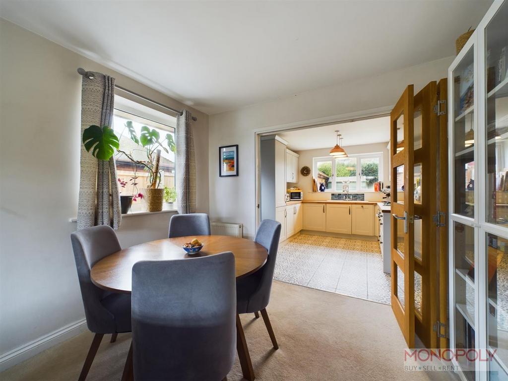 Lounge/ dining room