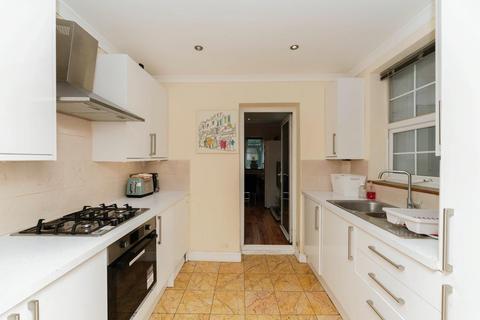 3 bedroom semi-detached house for sale, Saxon Drive, London