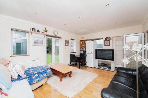 3 bedroom semi-detached house for sale, Saxon Drive, London