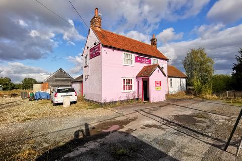 2 bedroom detached house for sale, The Green, Witham CM8