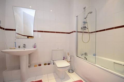 2 bedroom flat to rent, Putney Bridge Road, Putney, London, SW18