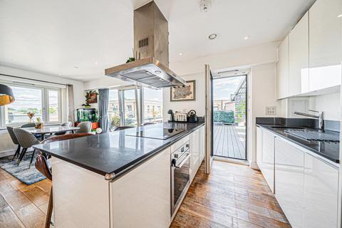 2 bedroom flat for sale, Fairbourne Road, Clapham