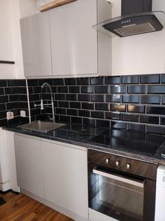 Studio to rent, Goswell Road, London EC1V