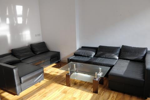 Studio to rent, Goswell Road, London EC1V