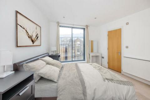 Studio to rent, Goswell Road, London EC1V