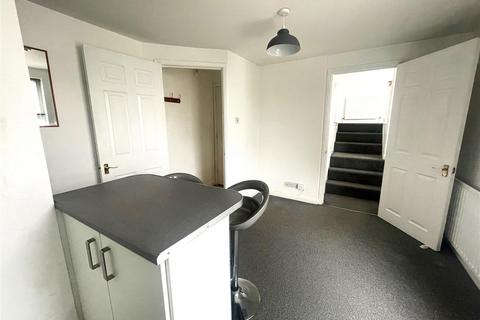 2 bedroom flat to rent, Victoria Road, Aldershot