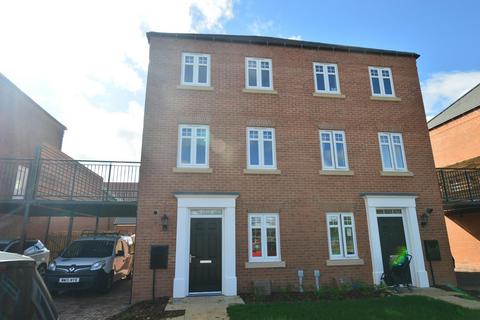 4 bedroom house to rent, 7 Gleneagles Way, Durham