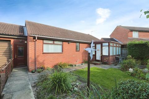 2 bedroom semi-detached bungalow for sale, Swinsty Court, York