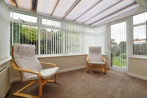 2 bedroom detached bungalow for sale, Swinsty Court, York