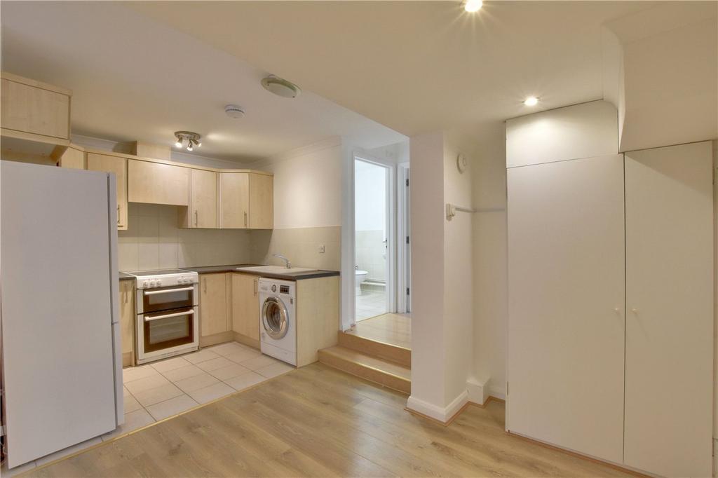 Kitchen/Dining Area