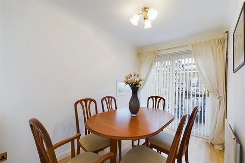 27 Arundel Close, Tuffley, Gloucester, GL4 0TW